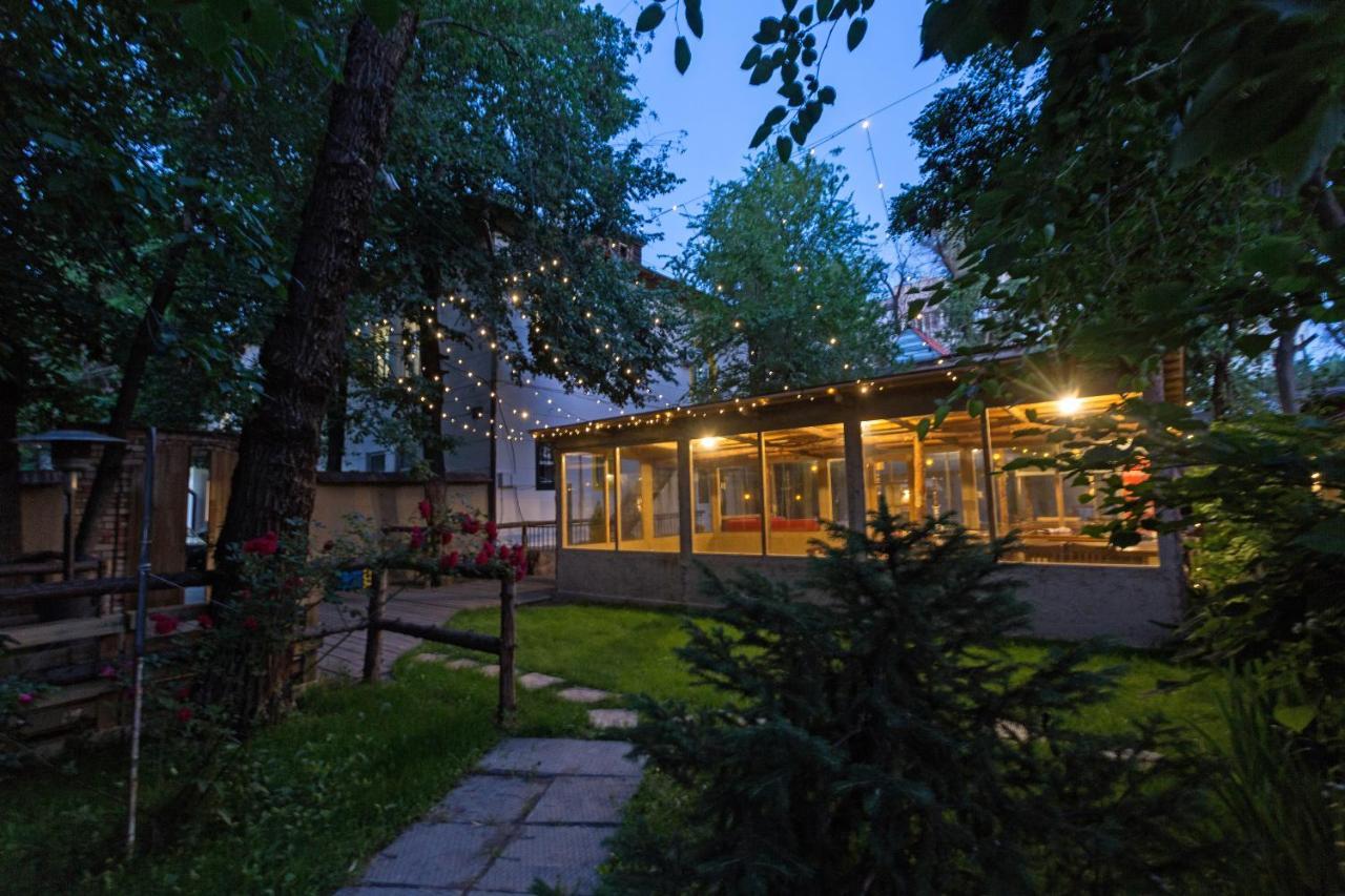 Auberge de jeunesse Koisha à Bichkek Extérieur photo