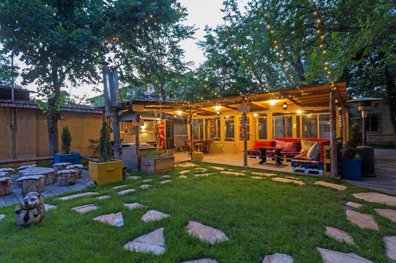 Auberge de jeunesse Koisha à Bichkek Extérieur photo