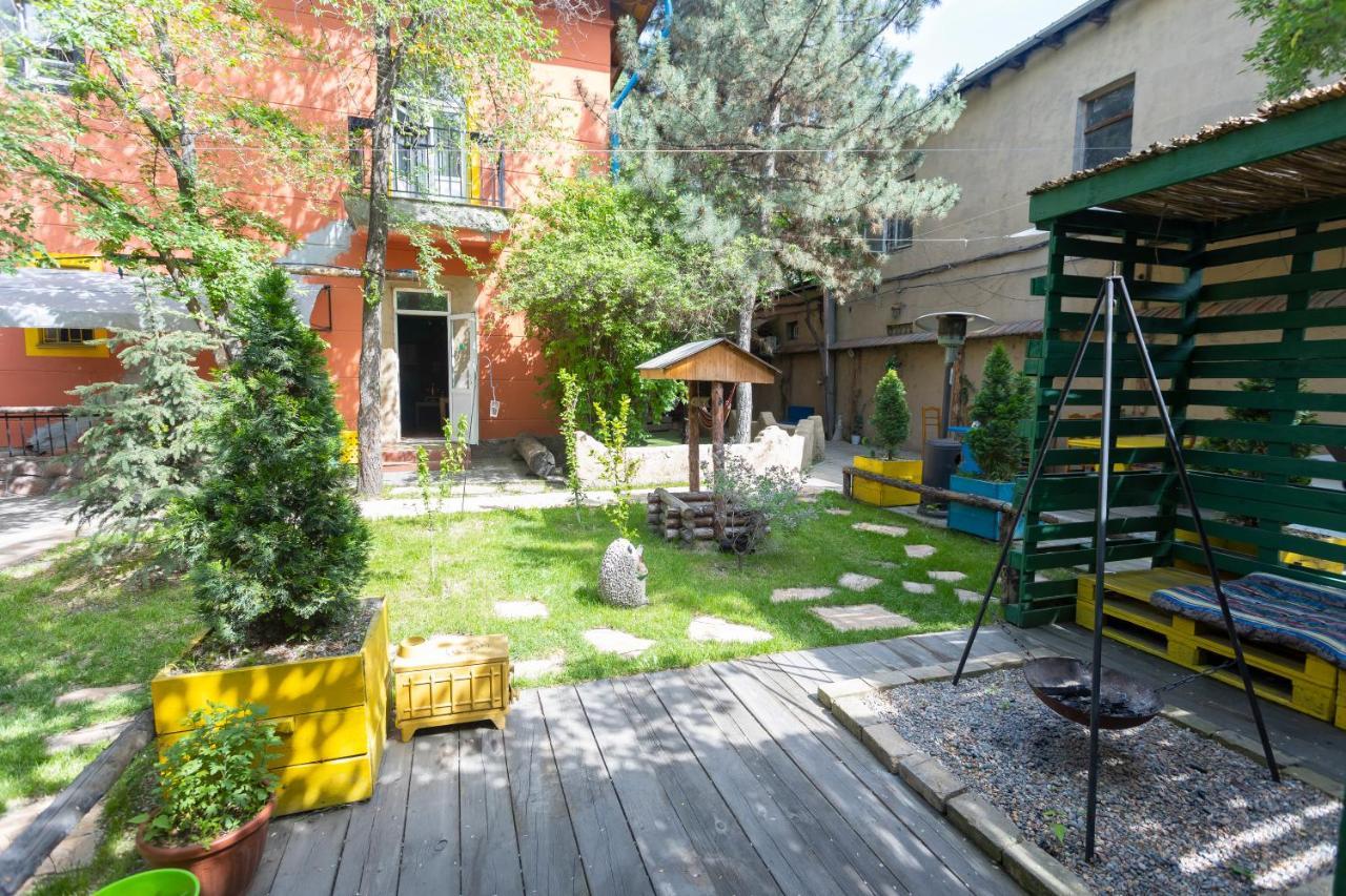 Auberge de jeunesse Koisha à Bichkek Extérieur photo
