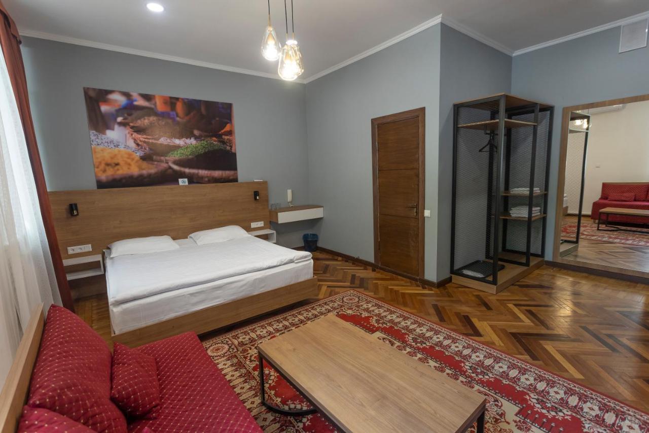 Auberge de jeunesse Koisha à Bichkek Extérieur photo
