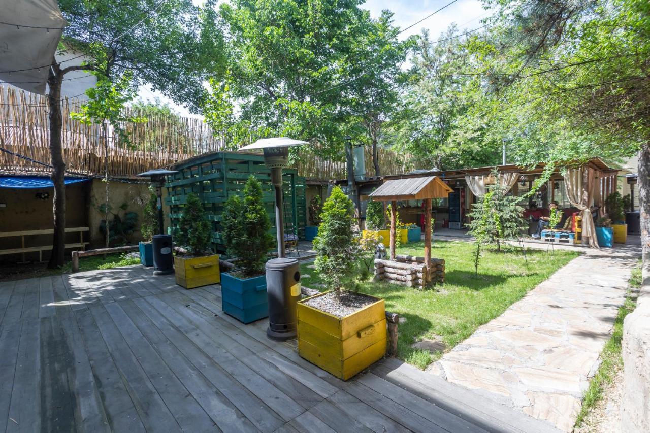 Auberge de jeunesse Koisha à Bichkek Extérieur photo