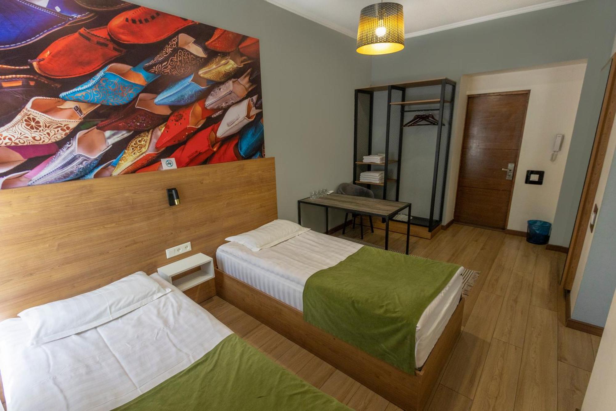 Auberge de jeunesse Koisha à Bichkek Extérieur photo