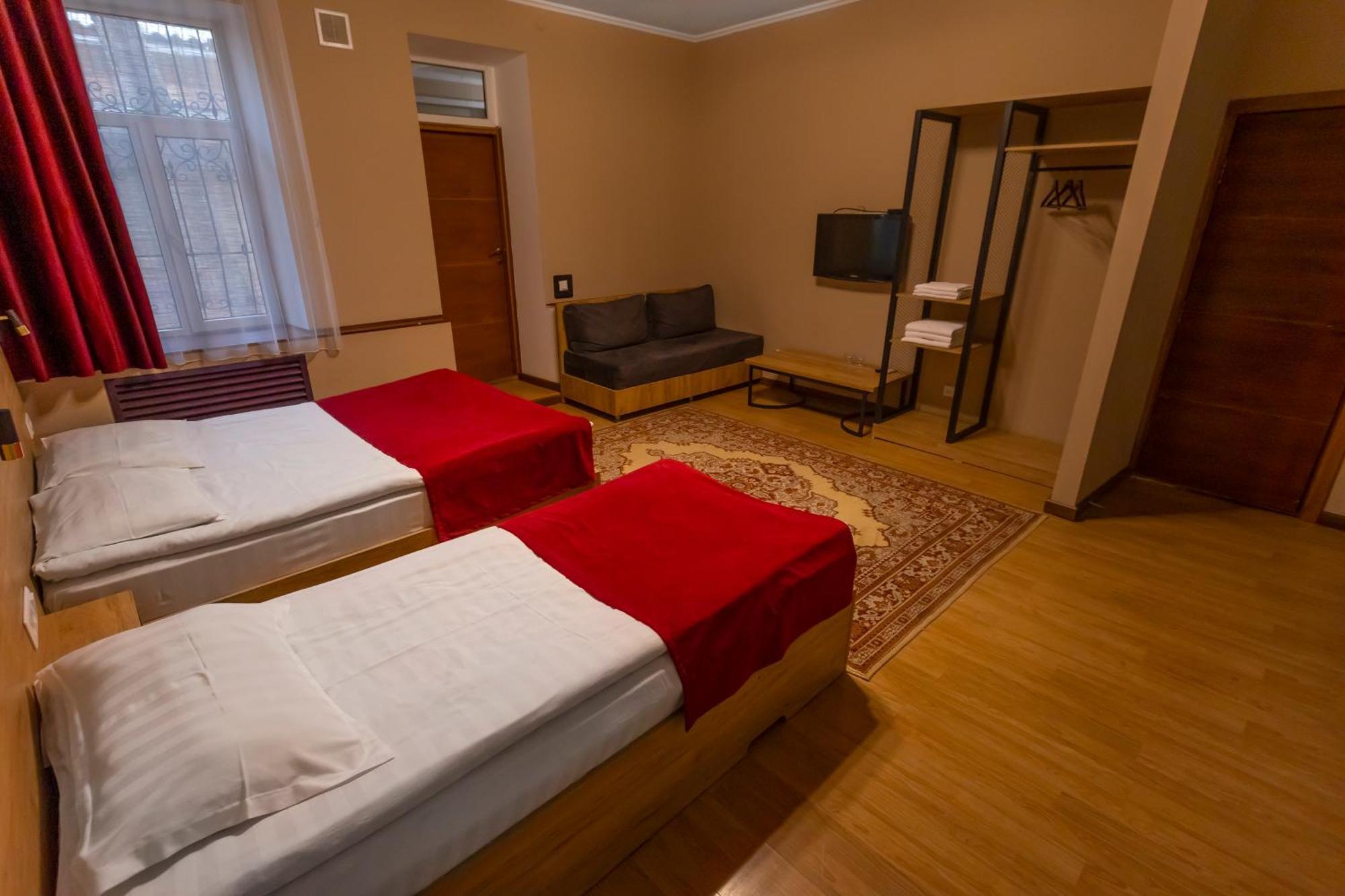 Auberge de jeunesse Koisha à Bichkek Extérieur photo