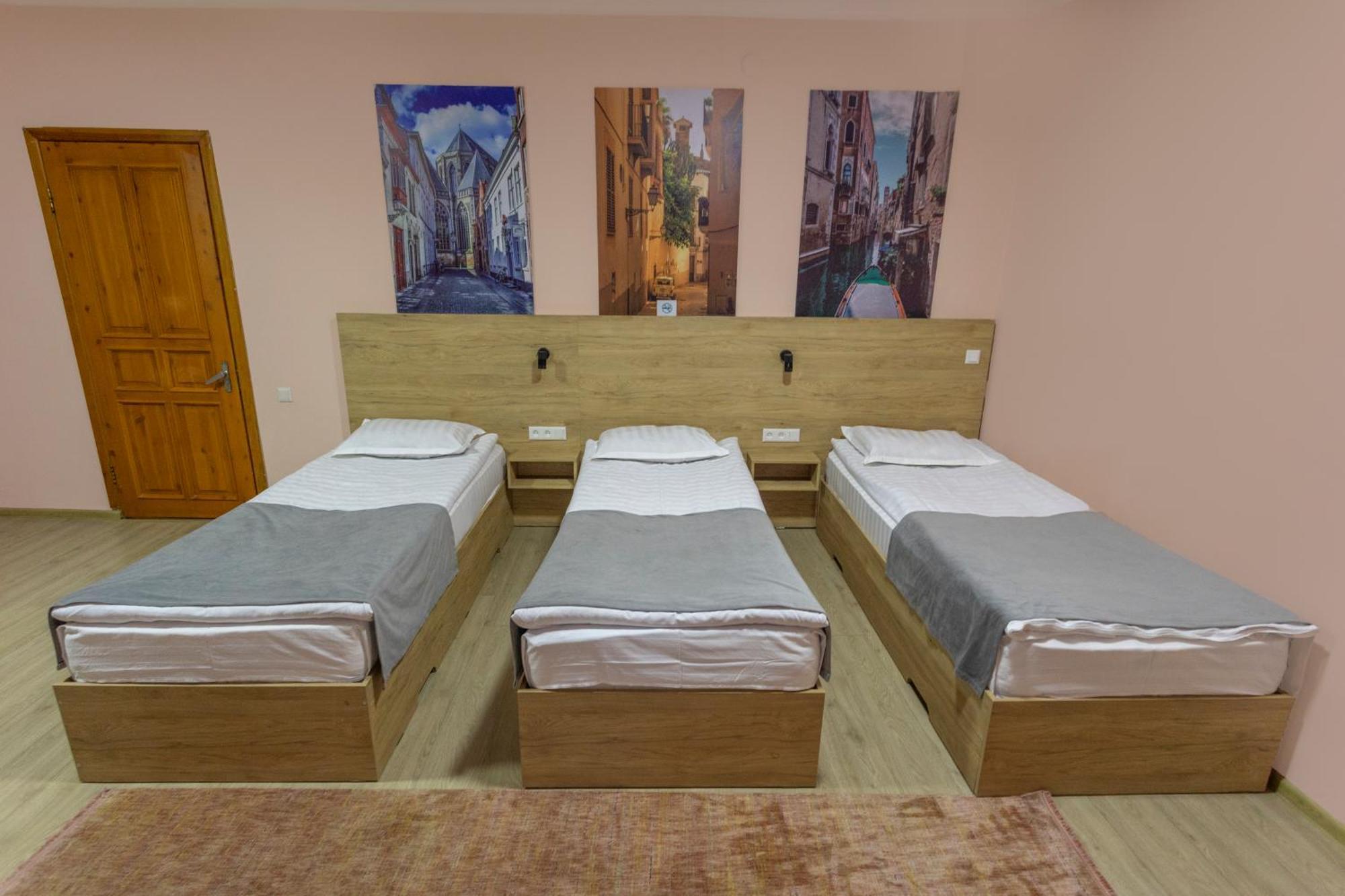 Auberge de jeunesse Koisha à Bichkek Extérieur photo