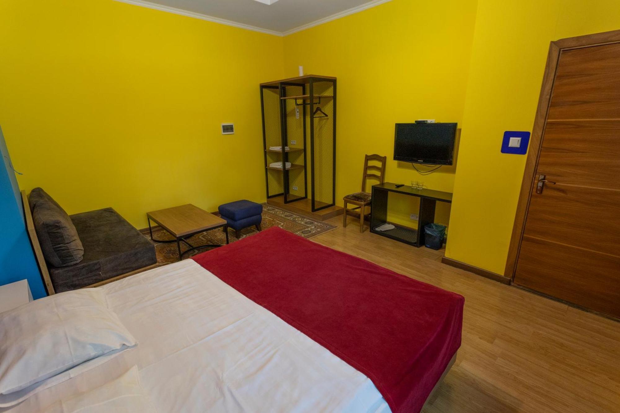Auberge de jeunesse Koisha à Bichkek Extérieur photo